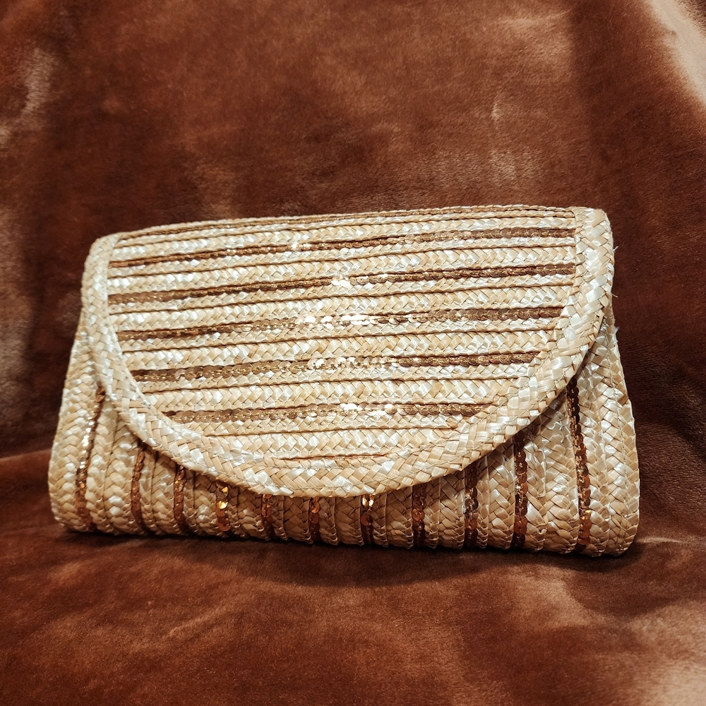 Sequined Straw rattan envelope clutch with gold sequins - Picture 6 of 6